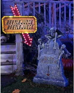 LED Here Lies Beetlejuice Tombstone 5 LED Here Lies Beetlejuice Tombstone -MystiCostume Shop 01483189 c